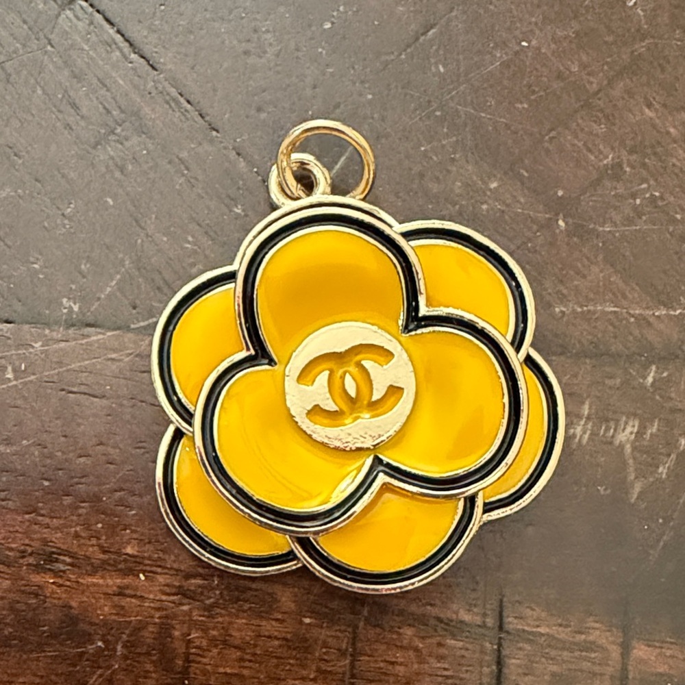 Fashion CC Yellow Flower Pendant Key Chain bag tag